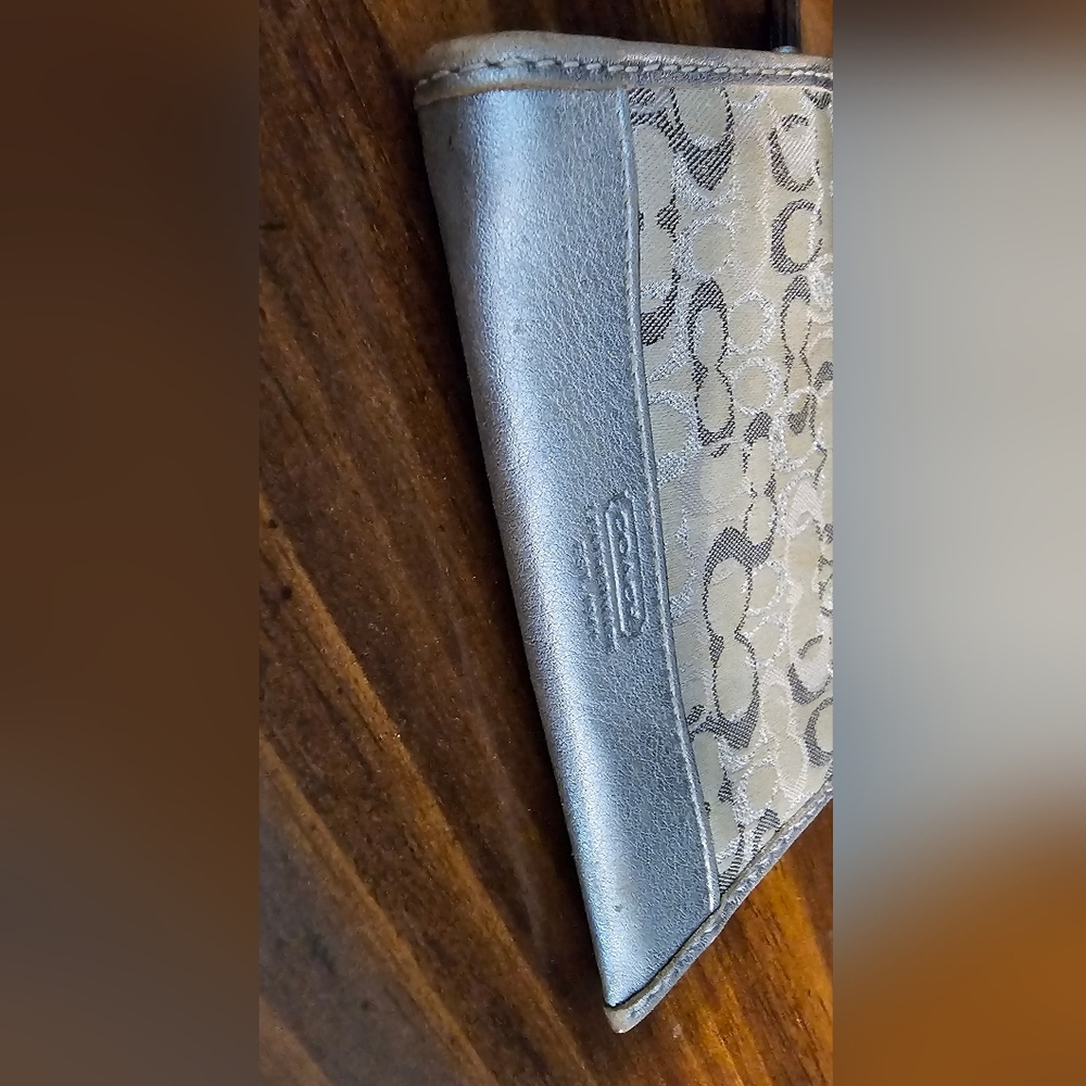 Coach Metallic Silver Jacquard Slim card case with key ring EUC - Picture 6 of 13